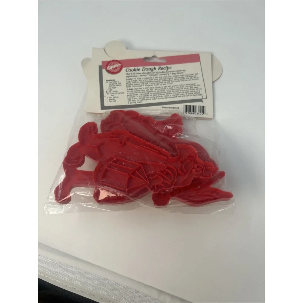 NEW Vintage Wilton Looney Tunes Cookie Cutter Set Of 4 1988 Tweety Bugs Bunny